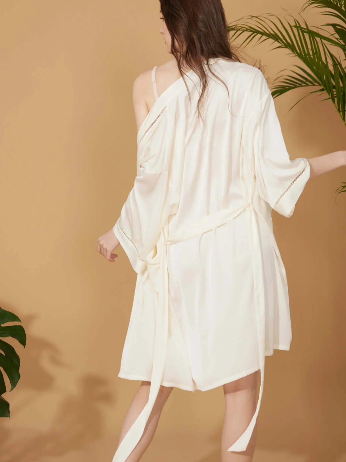 Elegant Hollow Out Detail Short Robe with Pockets