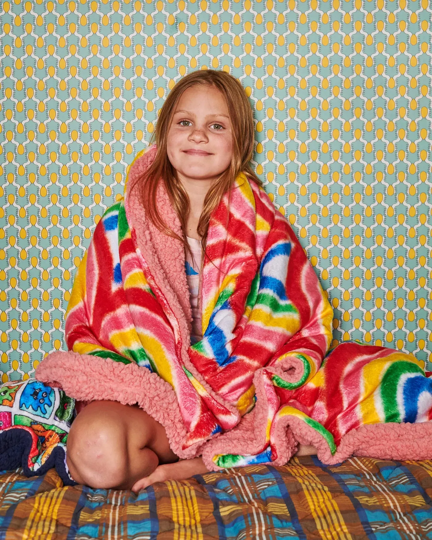 Kip & Co Rainbow Spray Kids Kuddle Blanket