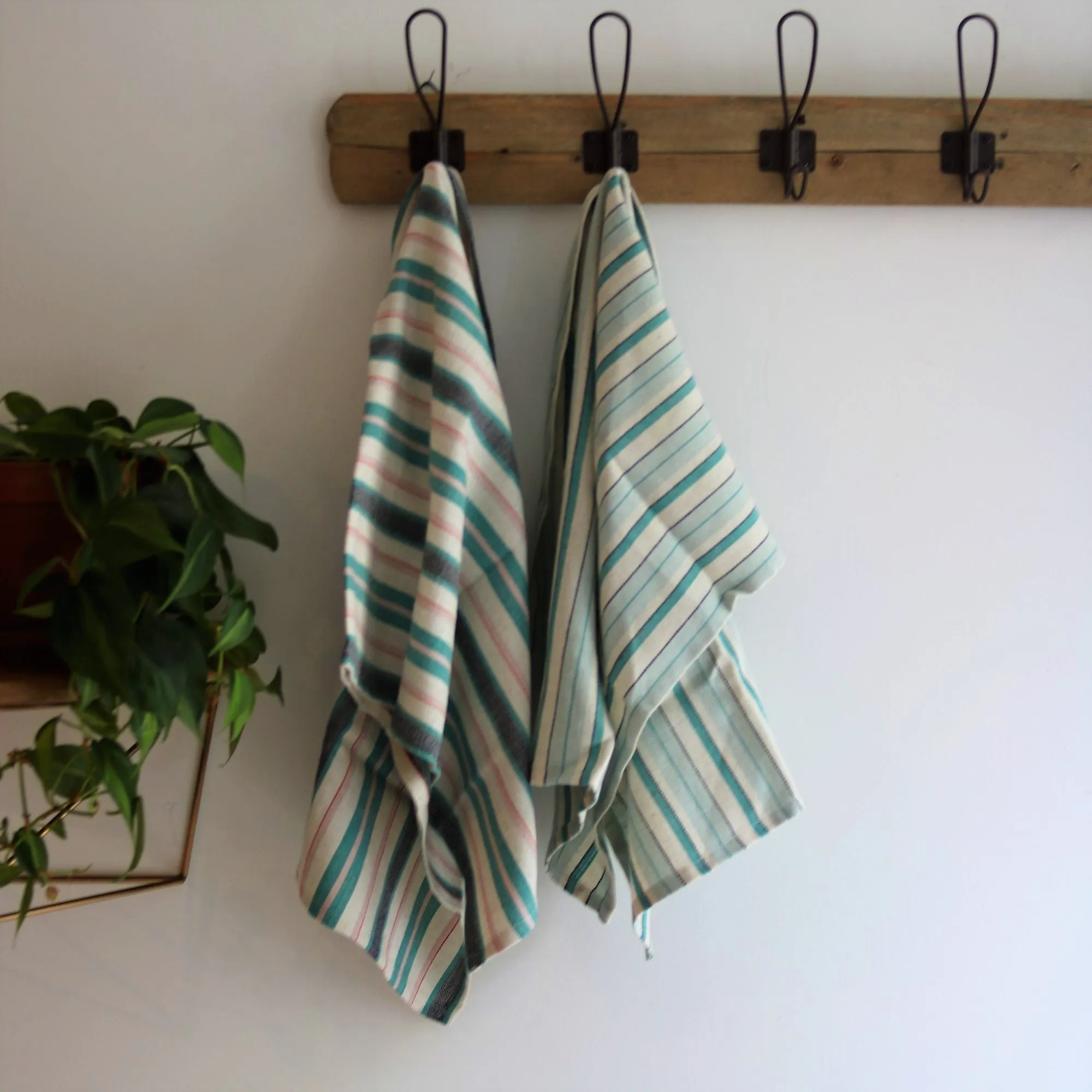 MAUNA Kitchen or Hand Towel