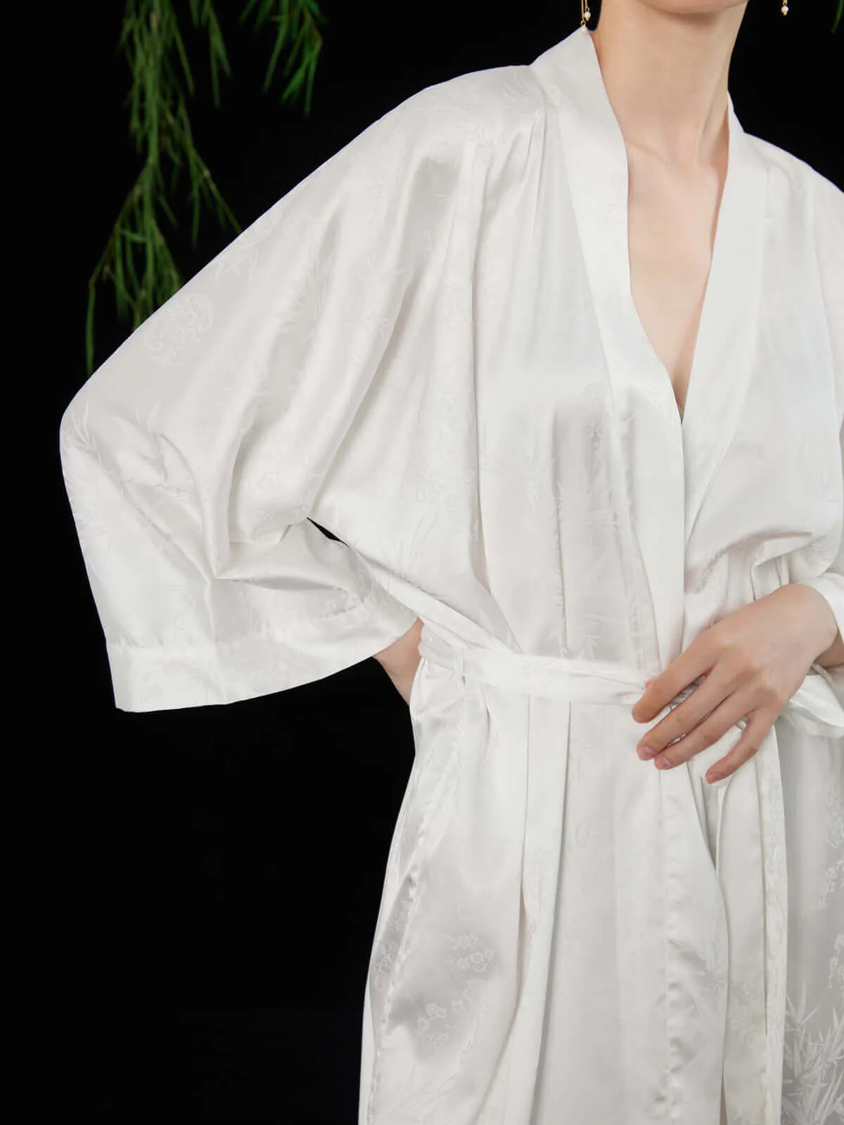 Oriental Jacquard Robe White